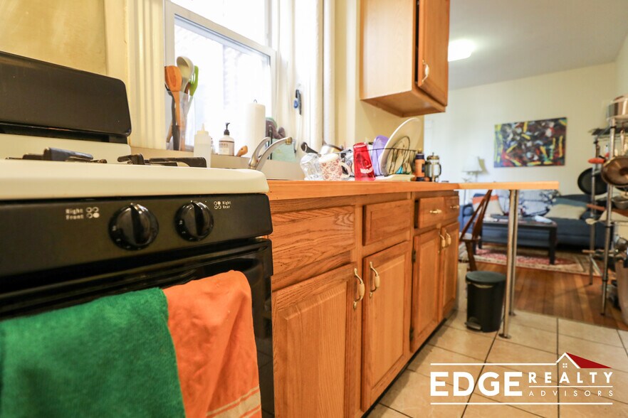 Building Photo - 16 Fuller St