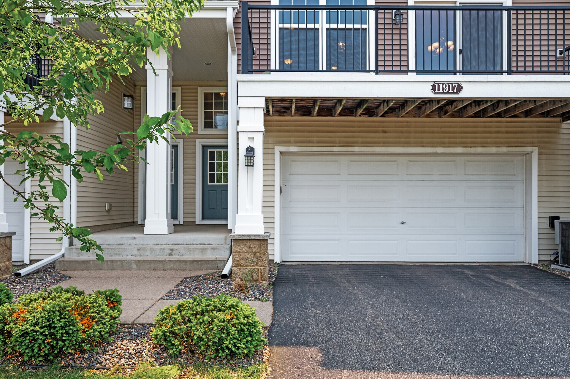 Building Photo - 11917 Emery Village Dr N