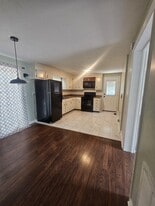 Building Photo - 259 Lakeview Dr