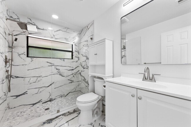 Building Photo - 9718 Lancaster Pl