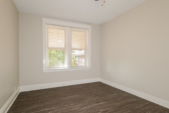 Building Photo - Fantastic 2bd/1ba home! Coming soon!