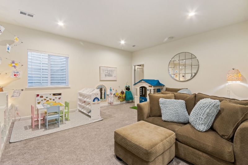 Building Photo - 1940 Shadow Lake Dr