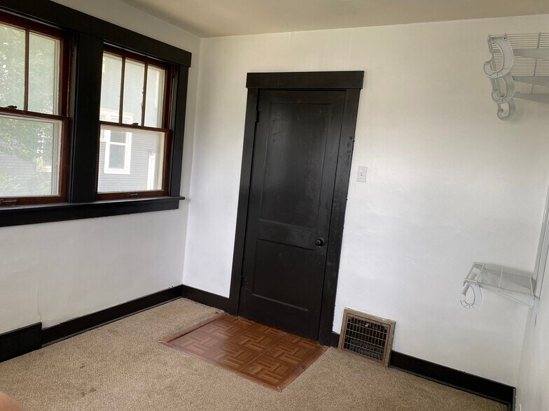 Building Photo - 1417 Humboldt St