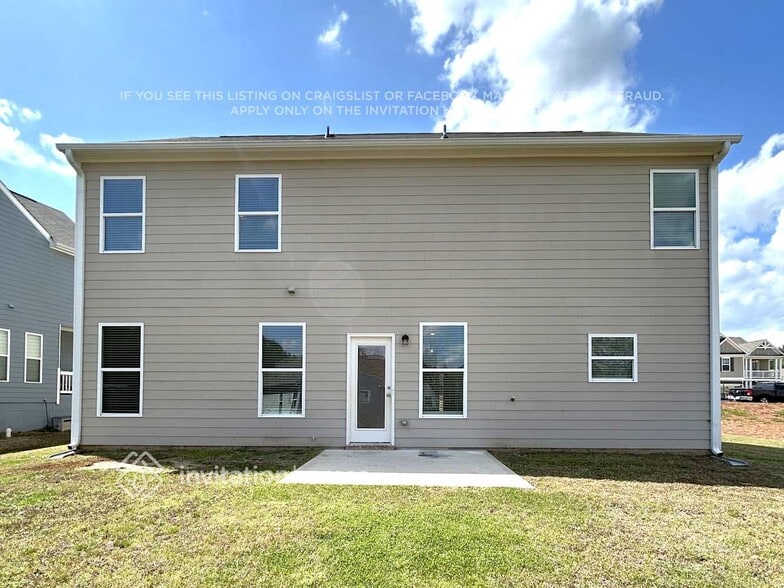 Building Photo - 35 Lantana Crossing