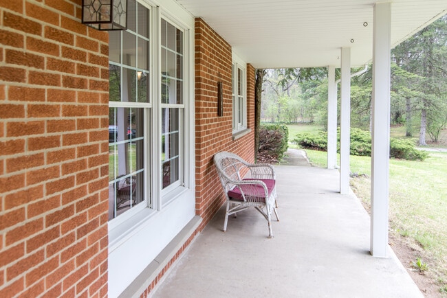 Building Photo - 6868 Crane Rd