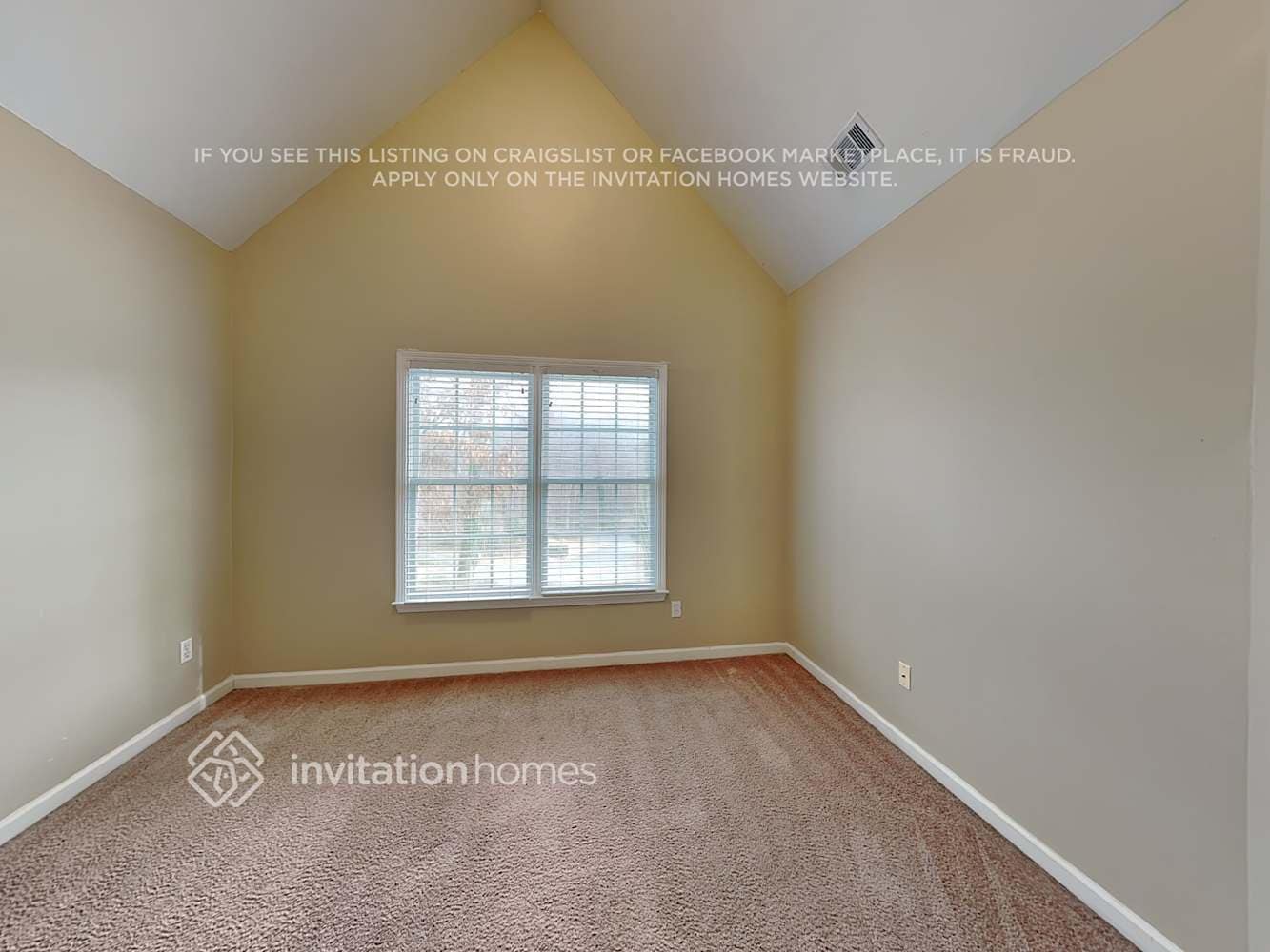 Building Photo - 404 Willowbrook Ct