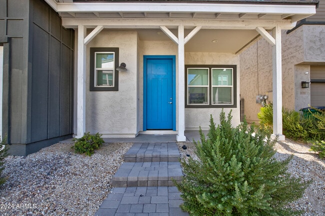 Building Photo - 15717 W Polk St