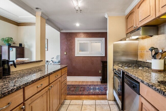 Building Photo - 64 Commonwealth Ave