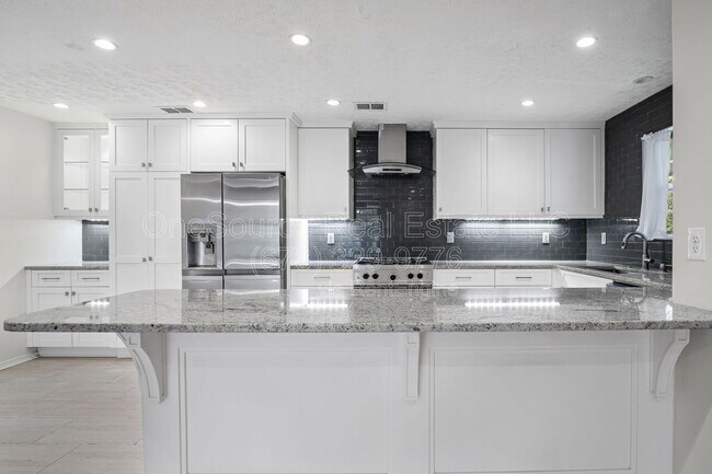 Building Photo - 2110 Augusta Dr