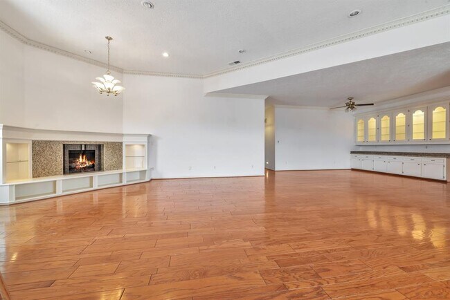 Building Photo - 4063 Breakwood Dr
