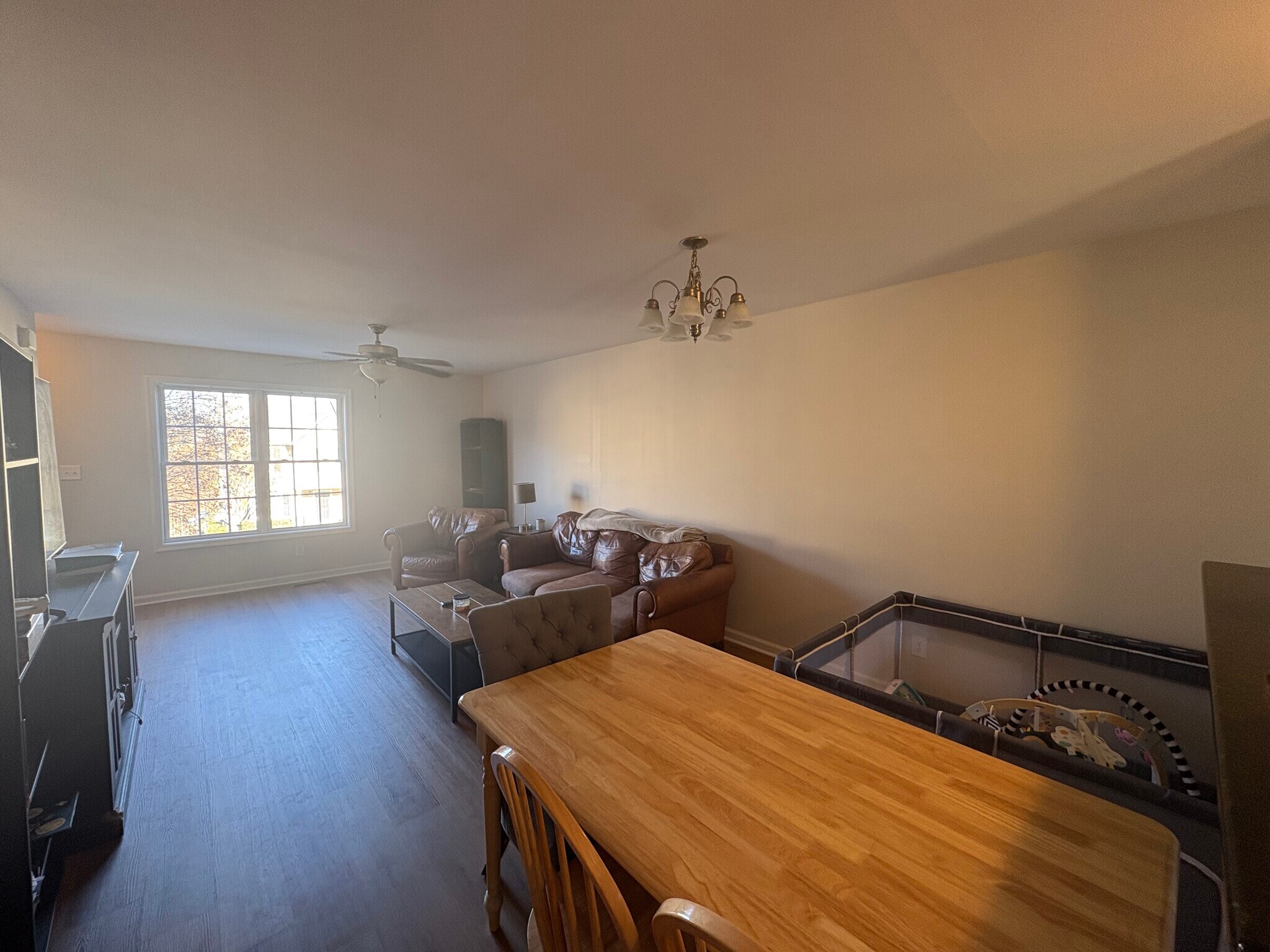 Building Photo - 1810 Broadway St