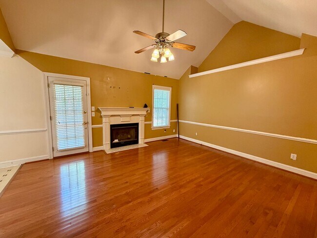 Building Photo - 13 Box Turtle Ct