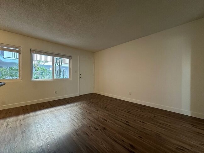 Building Photo - 21 Thornton Ave