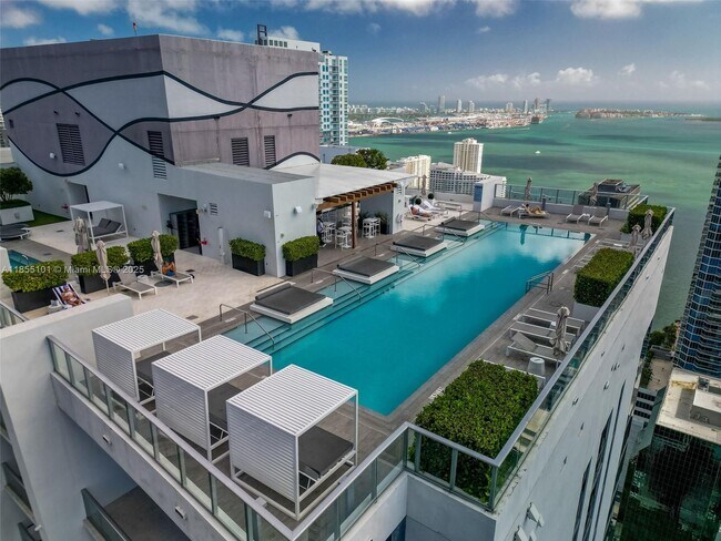 Building Photo - 1010 Brickell Ave