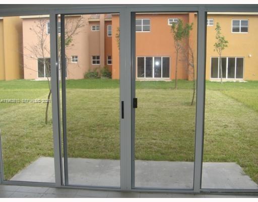 Building Photo - 875 SW 6th Pl