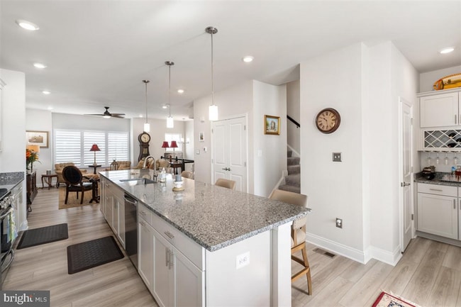 Building Photo - 35302 Wright Way