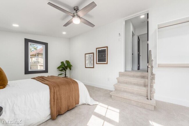 Building Photo - 4 br, 3.5 bath House - 481 Chilcote Ave