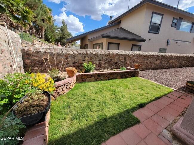 Building Photo - 1404 Black Ridge Dr