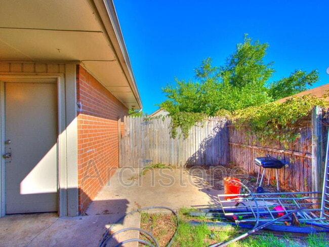 Building Photo - 6605 Lyrewood Ln