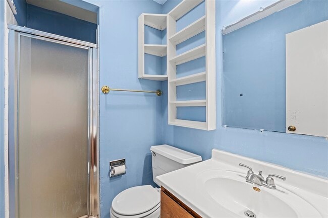 Building Photo - 16 Penfro Dr