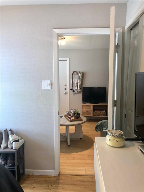 Building Photo - 3204 Menchaca Rd