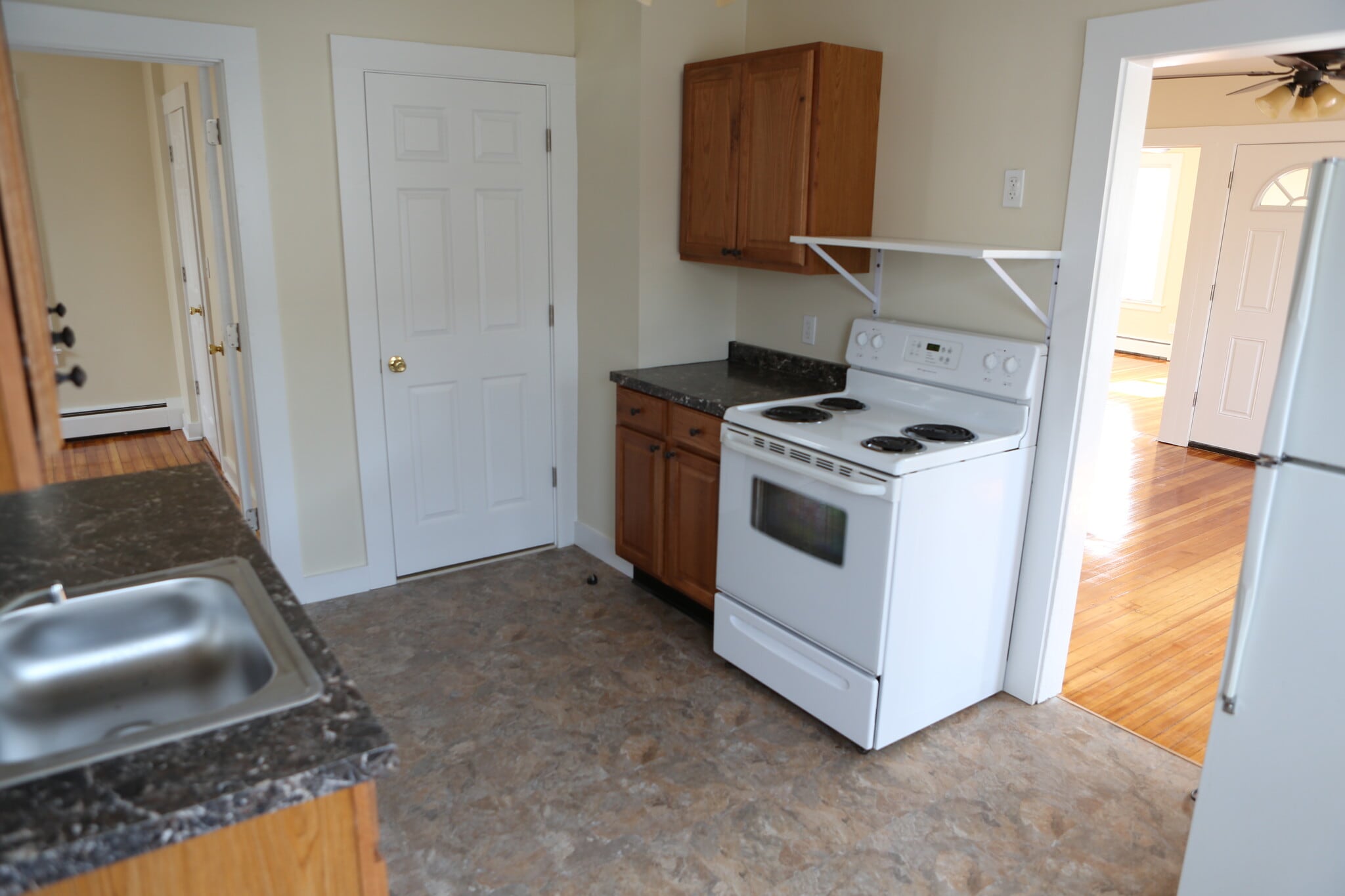 Building Photo - 33 S Cherry St