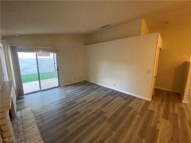 Building Photo - 5712 Swimmer Dr