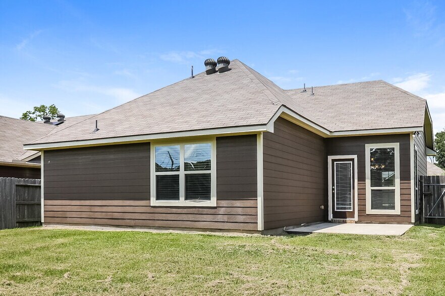 Building Photo - 131 Brock's Ln