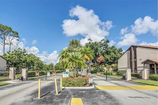 Building Photo - 3242 S Semoran Blvd