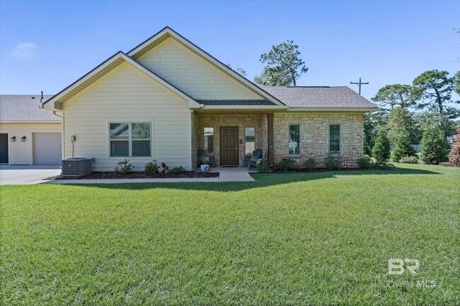 Primary Photo - 204 Holmes Ave