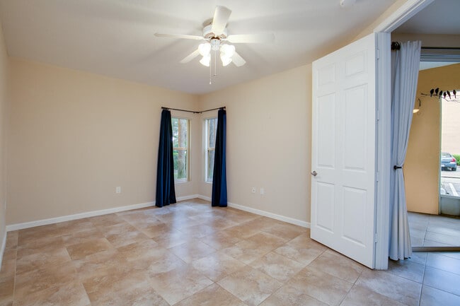 Building Photo - 5015 Fairways Cir