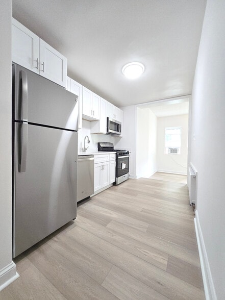 Building Photo - 4526 Avondale St