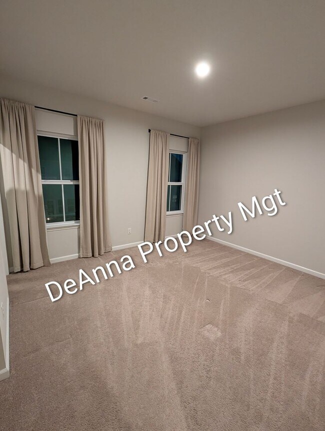 Building Photo - Luxury -3 bedroom Townhome. Avon, Oh.