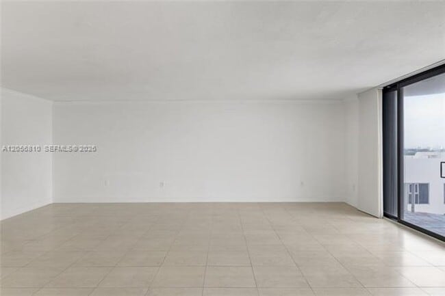 Building Photo - 6061 Collins Ave