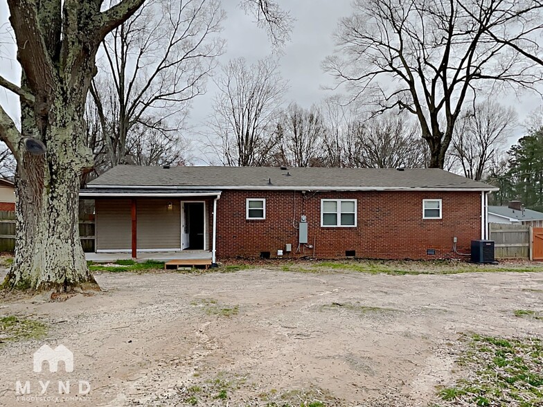 Building Photo - 128 Manor Cir