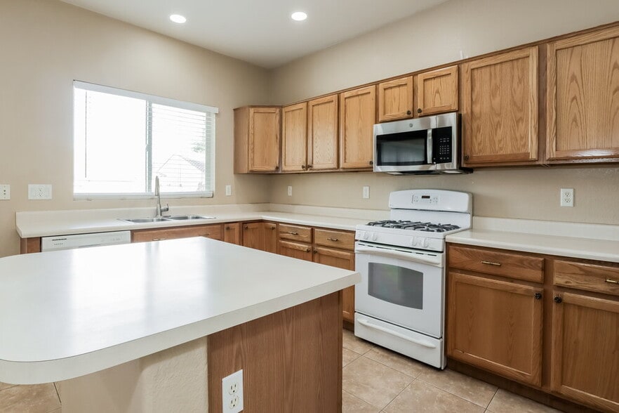 Building Photo - 15007 S Camino Rio Puerco