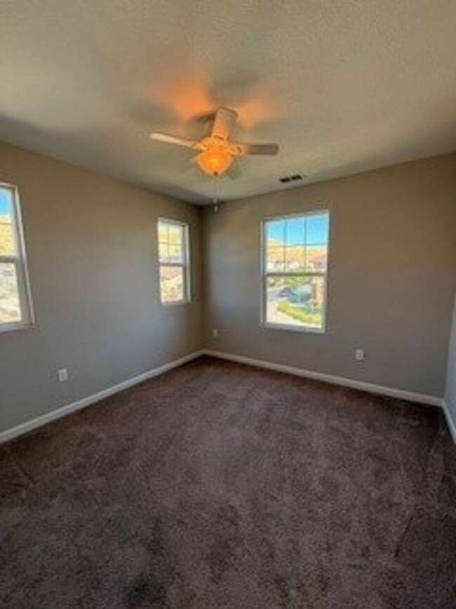 Building Photo - 2261 Hancock Dr