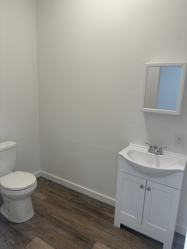 Building Photo - 214 S Wewoka Ave