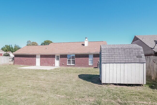 Building Photo - 9179 Belmont Dr