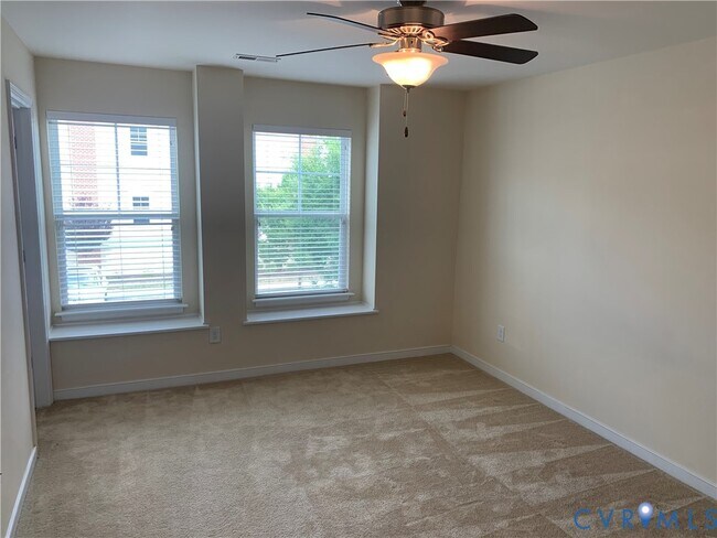 Building Photo - 8213 Center Path Ln