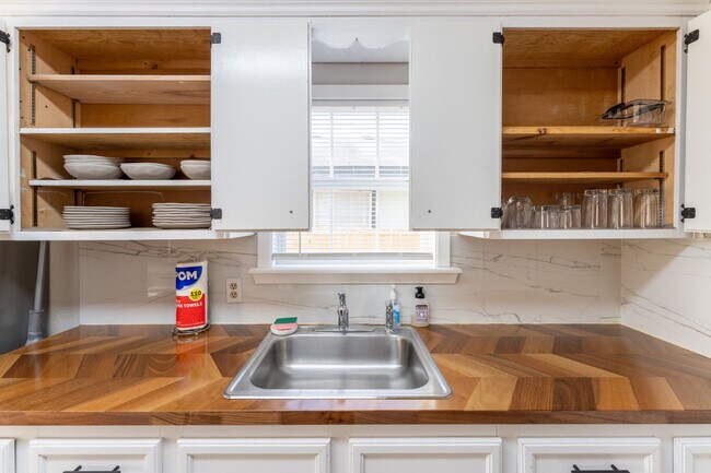 Building Photo - 1538 S 19th St