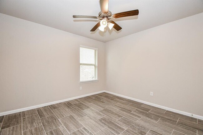 Building Photo - 3927 McDonough Way