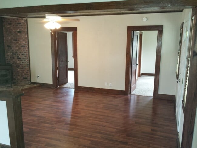 Building Photo - Country Charm Just Minutes From Town! MOVE IN SPECIAL $400 FIRST MONTH RENT