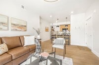 Building Photo - 1522 Quail Dr