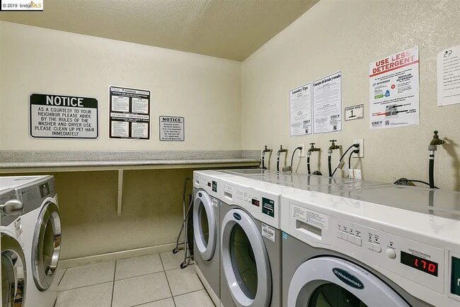 Building Photo - 77 Fairmount Ave