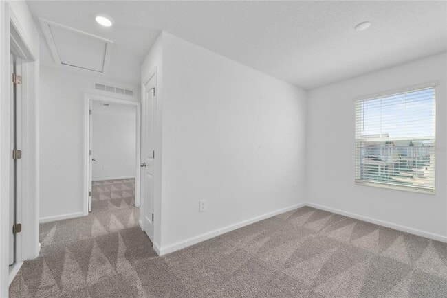 Building Photo - 1005 Waterfall Blvd