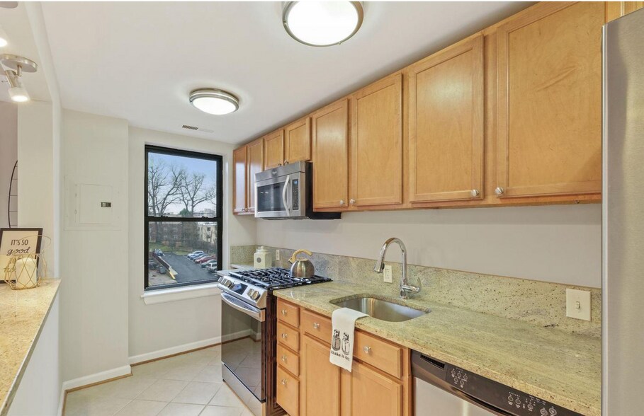 Building Photo - 3900 14th St NW