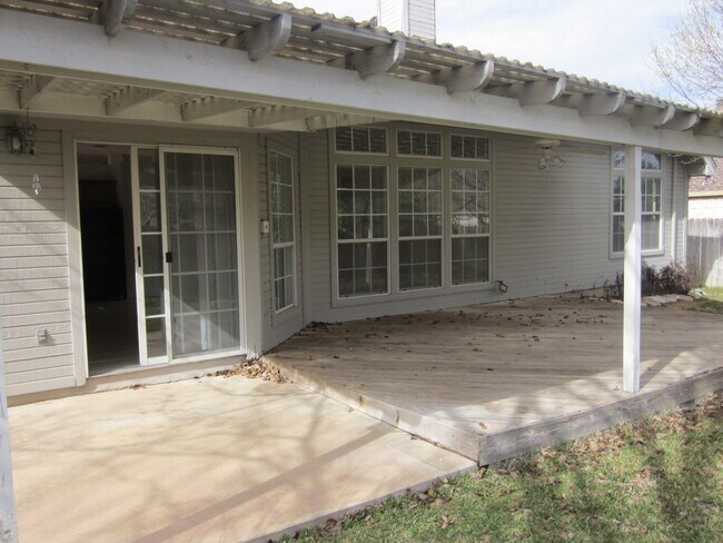 Building Photo - 2 Bedroom 2 Bathroom Home-Georgetown