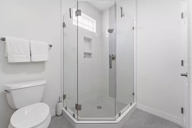Building Photo - 6460 E Trailridge Cir