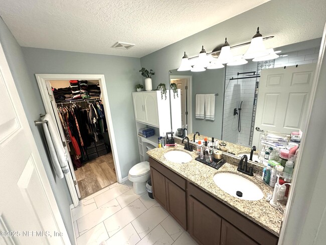 Building Photo - 7041 Beauhaven Ct